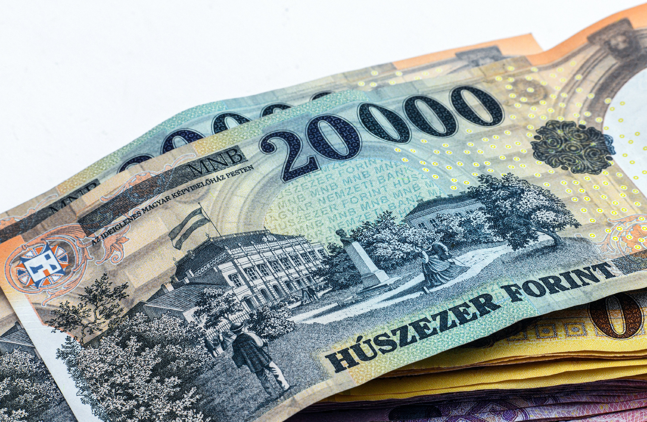 Egyre reálisabb a 200 ezres minimálbér