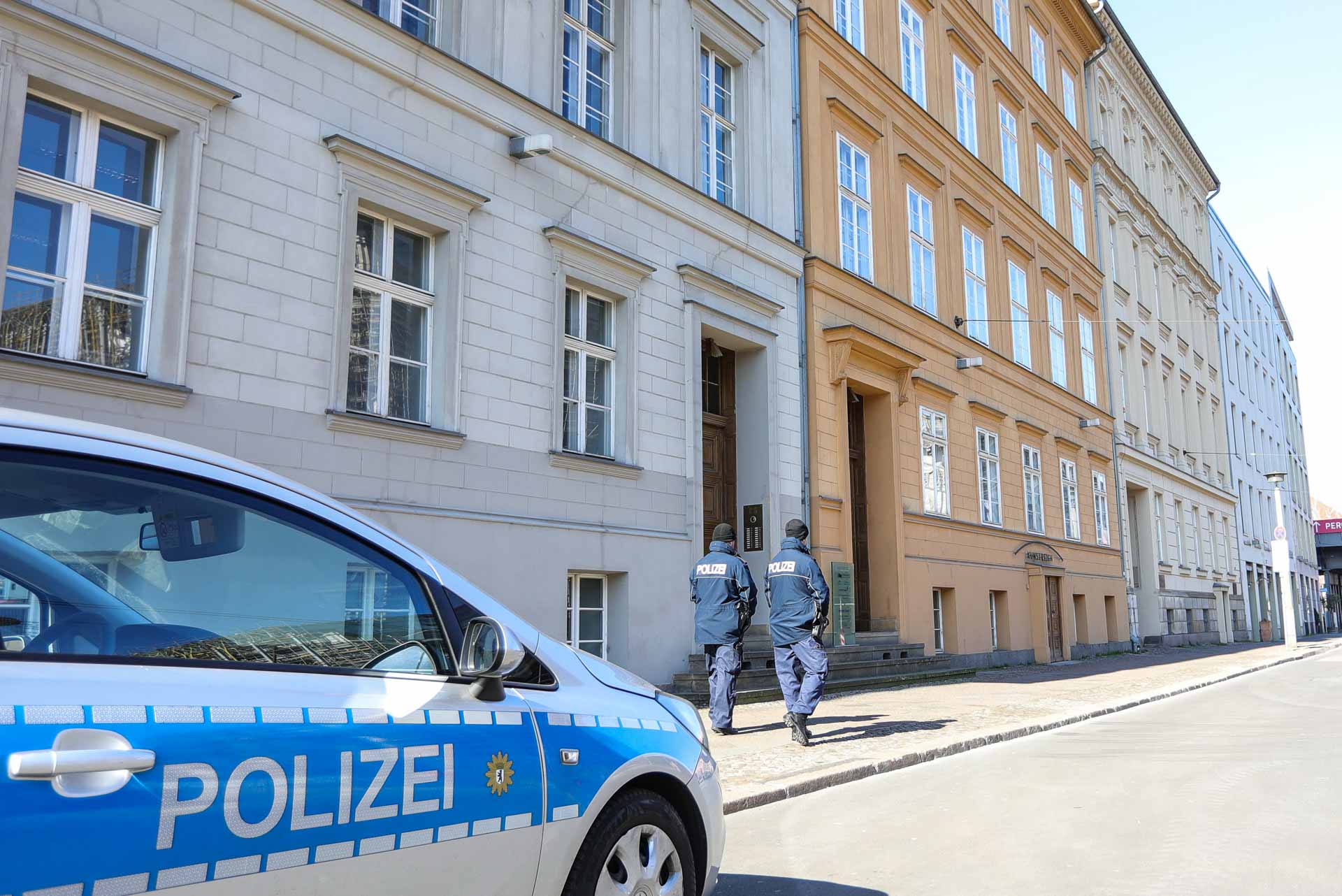 Két német minisztériumban is házkutatást tartottak a hatóságok 