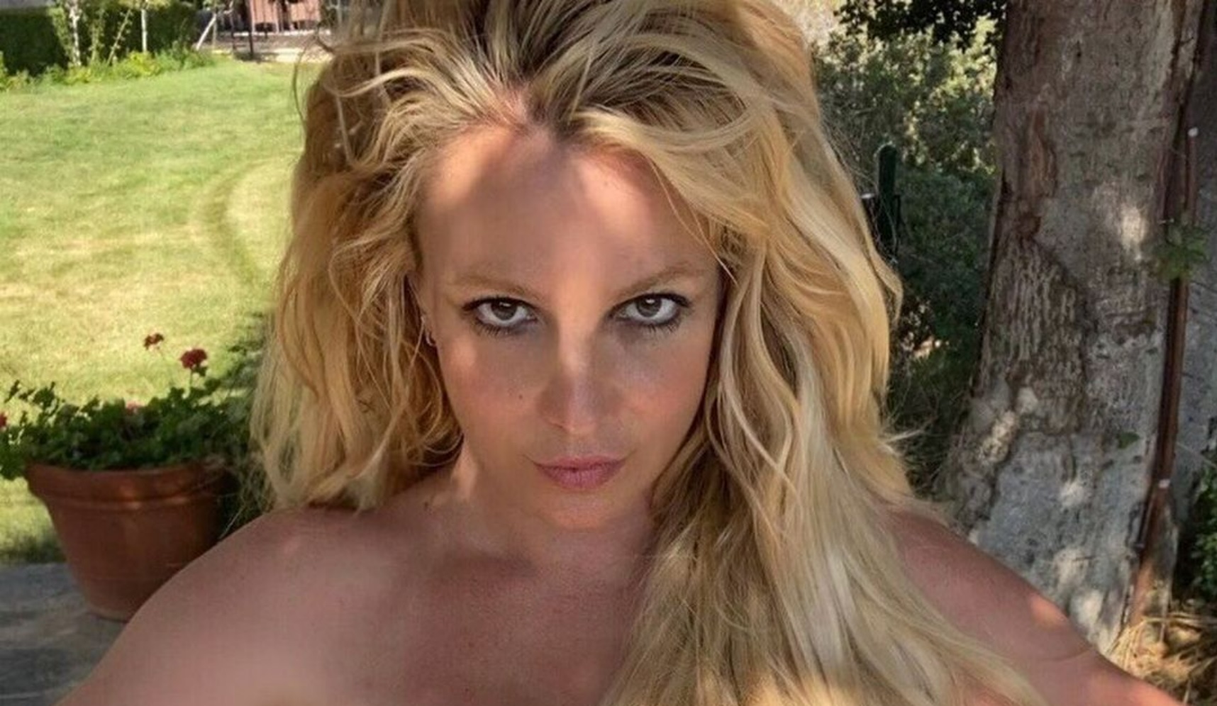 Britney Spears ezúttal meztelen fenekéről posztolt
