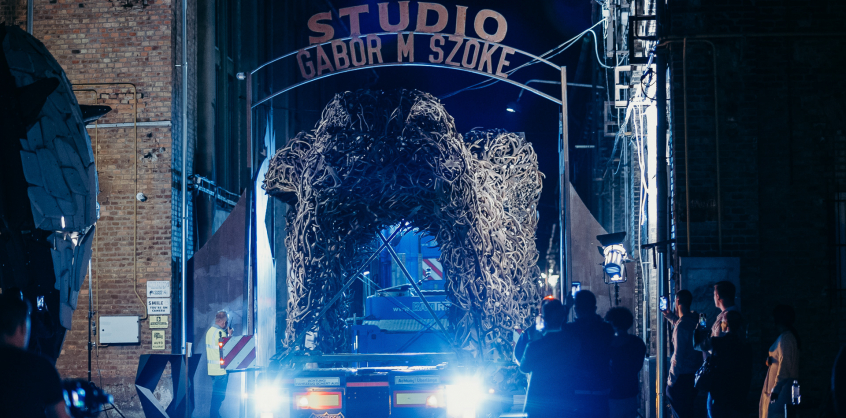 Útra kelt a vadászati kiállítás gigantikus méretű szarvasagancs kapuja – képriport