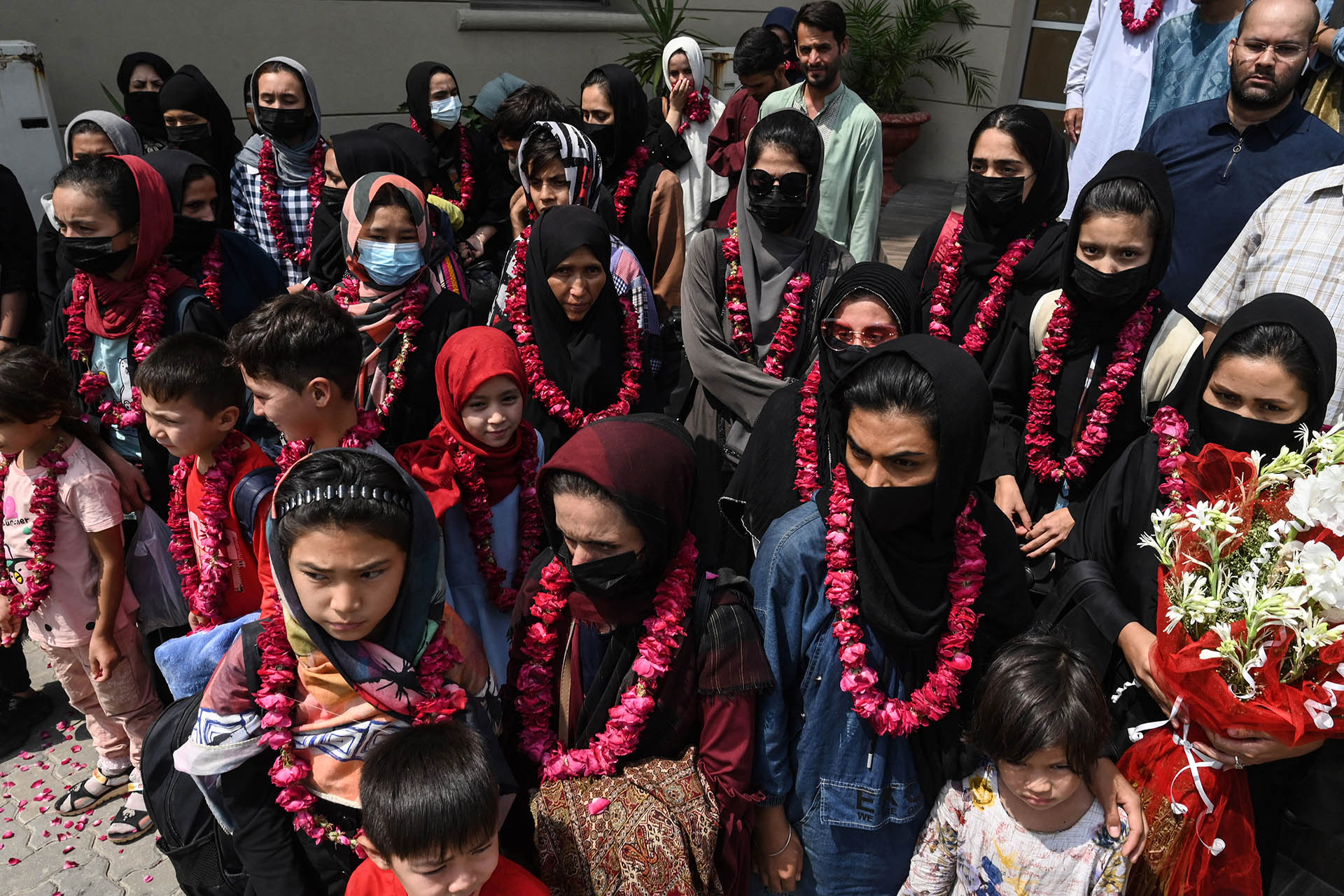 Pakisztáni miniszterelnök: Iszlámellenes lenne, ha nem járhatnának a nők iskolába Afganisztánban