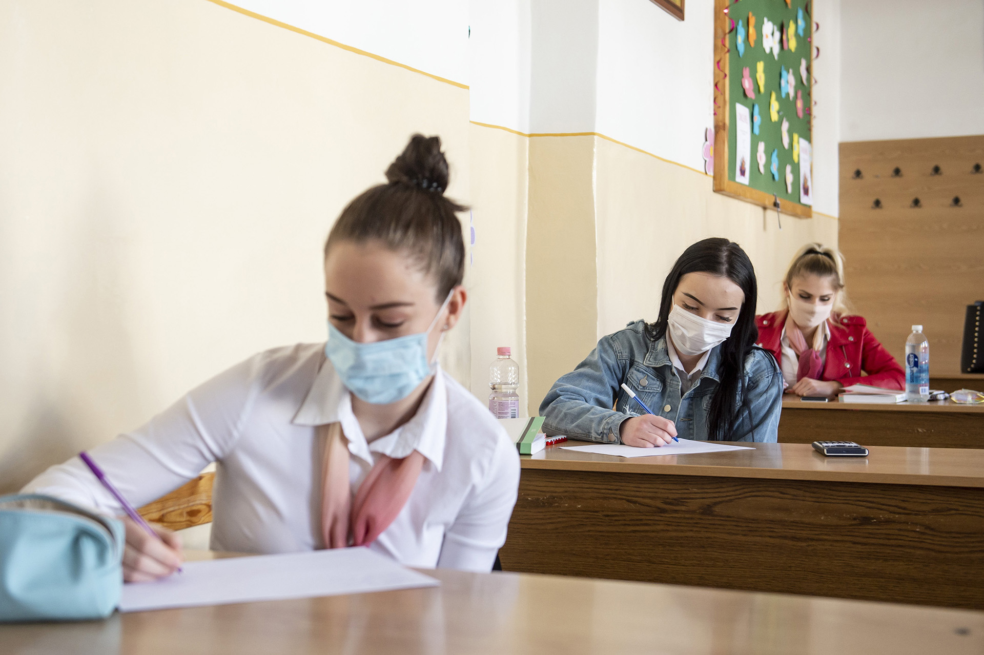 Már több budapesti és vidéki középiskolában is kötelező a maszk