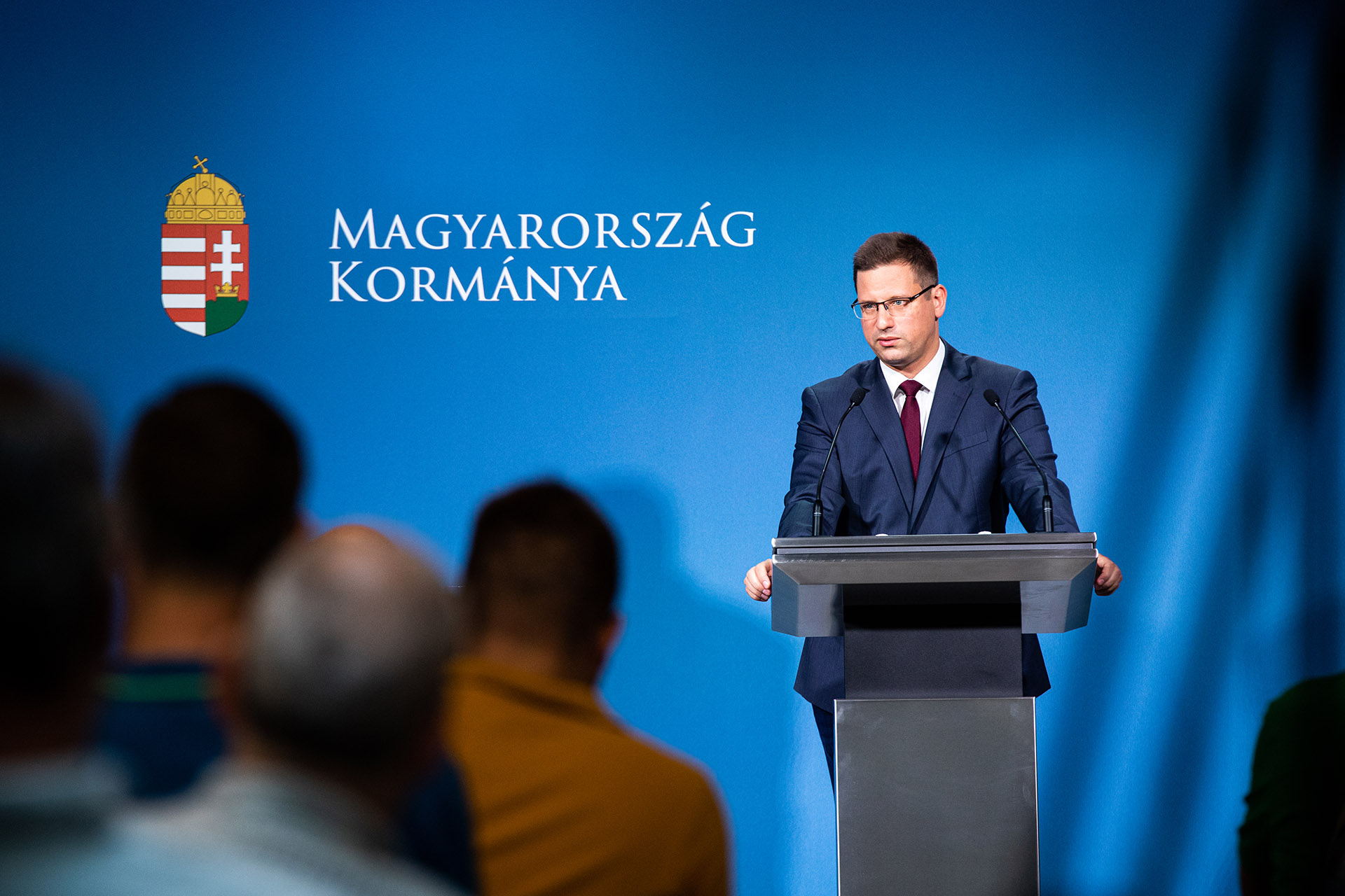 A kormány szembemegy a Fidesz frakcióval: Gulyás miniszter ellentmond Kocsis Máténak