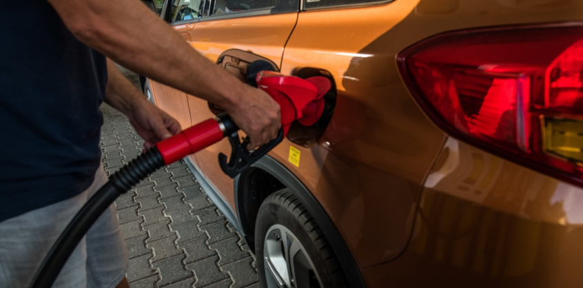 „Egy vásárlónak maximum 10 liter gázolajat tudunk kiszolgálni!” – csőd szélén sok benzinkút