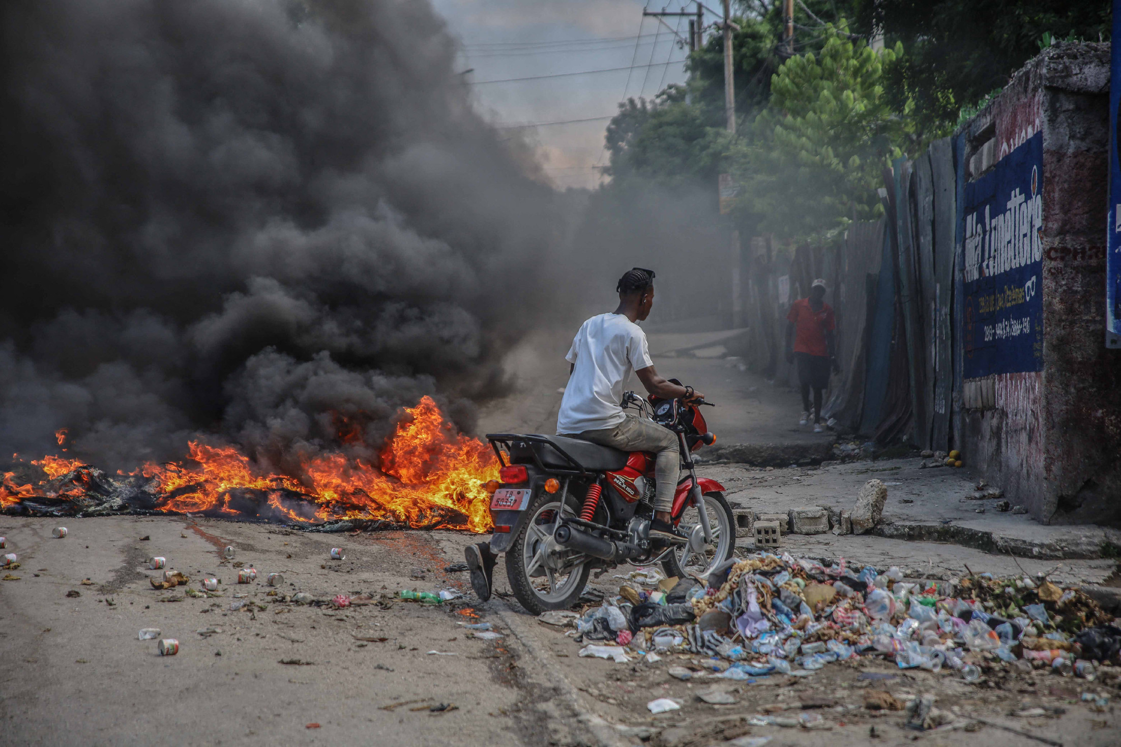 Fegyveres utcai banda rabolt el egy 17 fős amerikai misszionárius csoportot Haitin