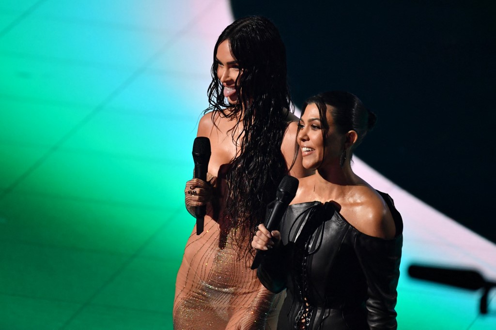 Nyelvet nyújt a fideszes pedofiltörvényre az MTV Music Awards, LMBTQ-aktivistákat is díjaznak majd Budapesten