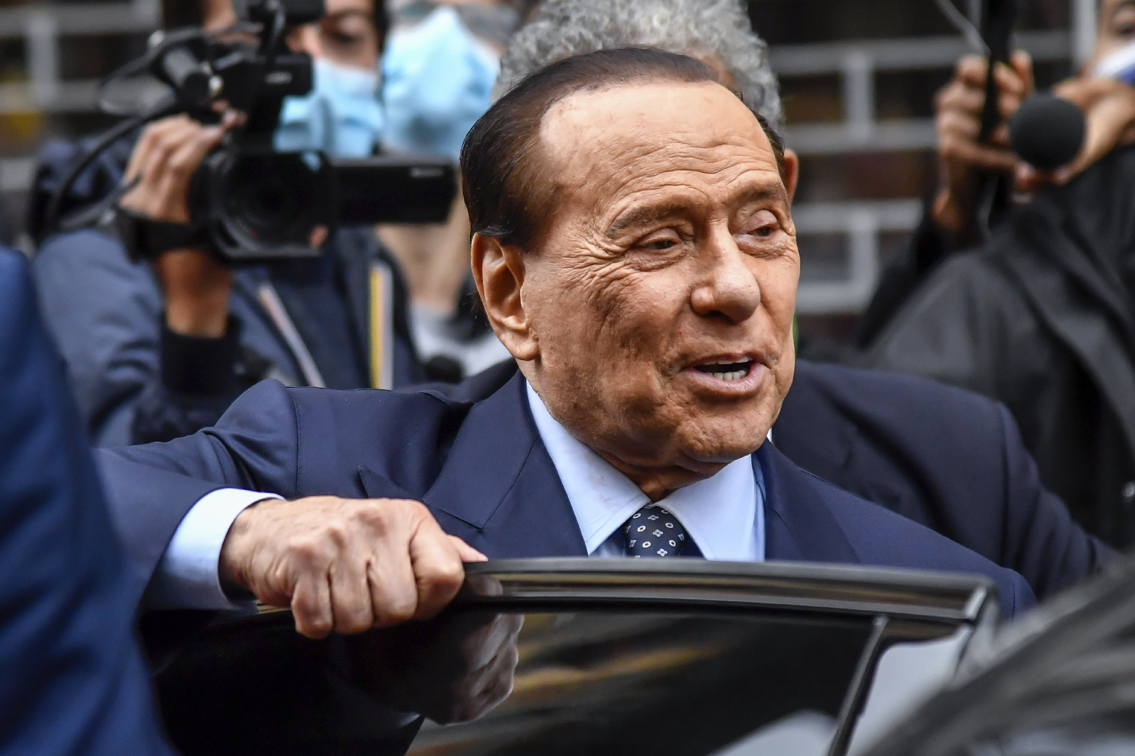 Reuters: Berlusconi csütörtök óta kórházban fekszik