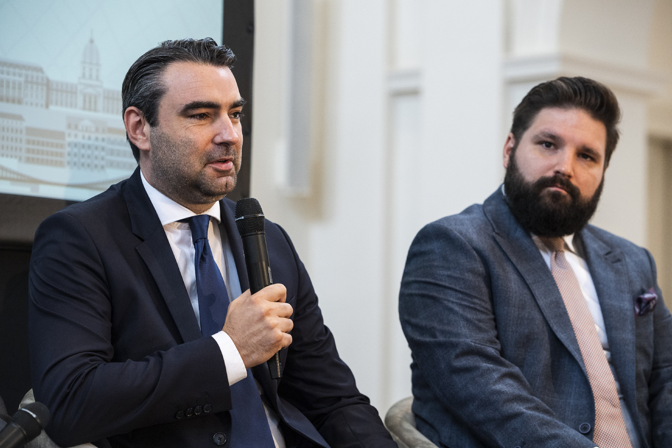Totális támadás alá vették a szocialista-liberális erők a keresztény értékeket Amerikában és Magyarországon