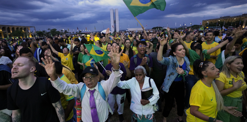 Brazíliában zajlik az elnök- és kormányzóválasztás második fordulója