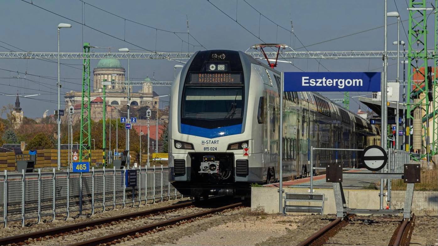Újabb vonalon állt forgalomba a KISS emeletes motorvonat