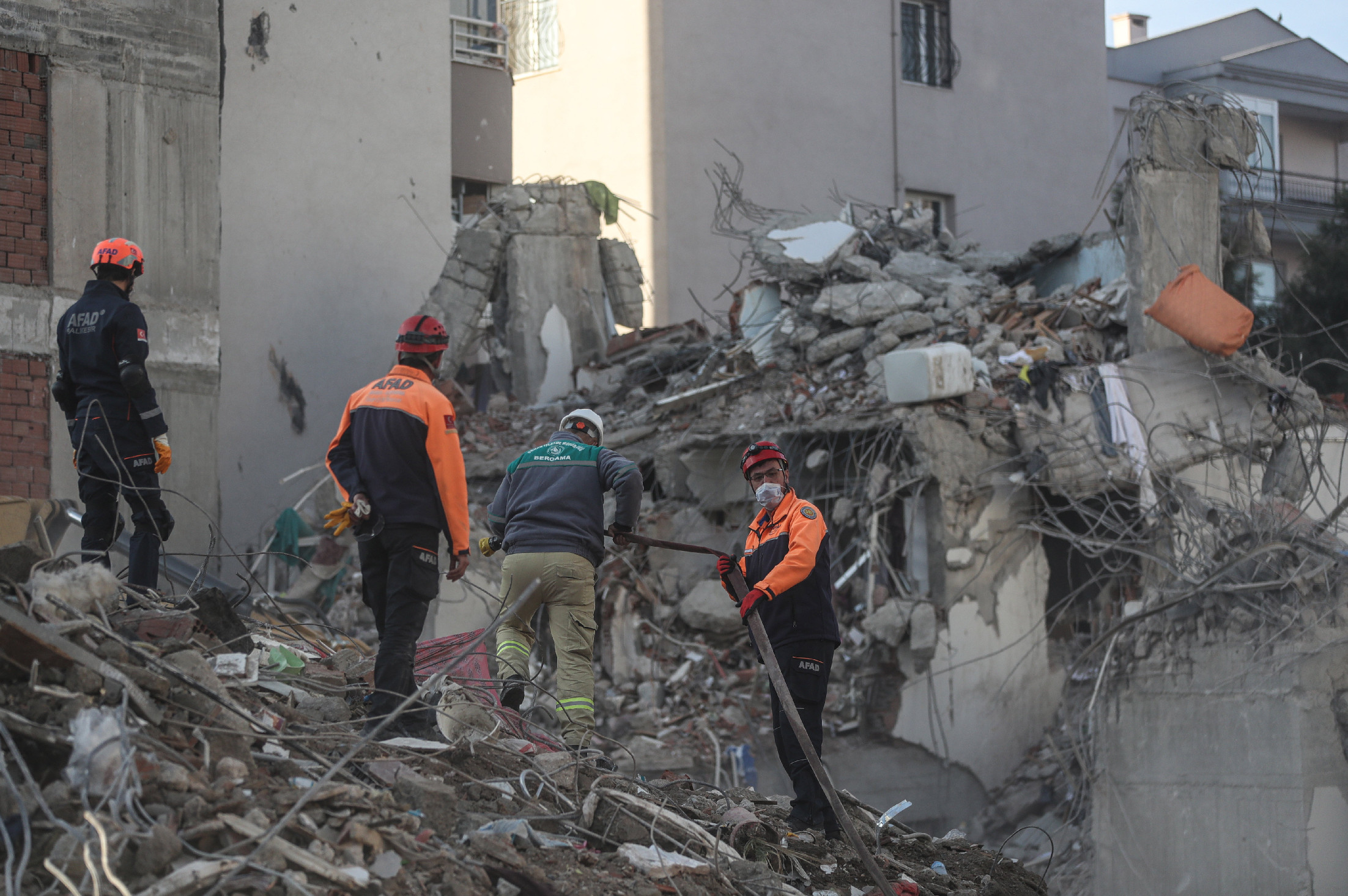 Pánikkeltő földrengés volt Salvadorban és Törökországban