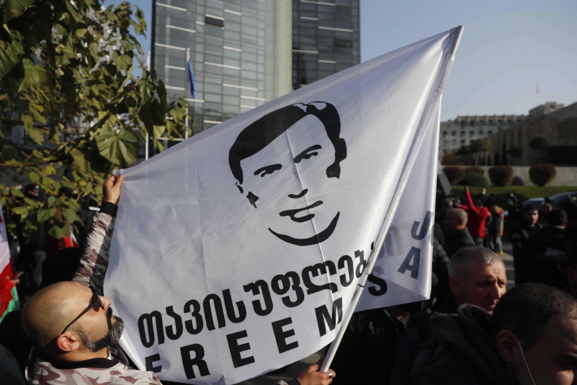 Szaakasvili volt grúz elnök nem hagy fel az éhségsztrájkkal, állapota kritikus 