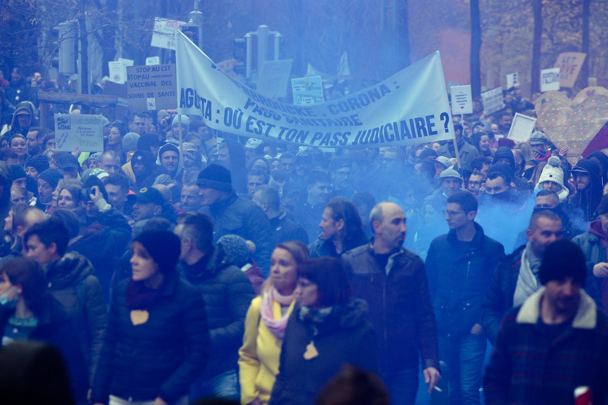 Ismét erőszakig fajult egy oltásellenes tüntetés
