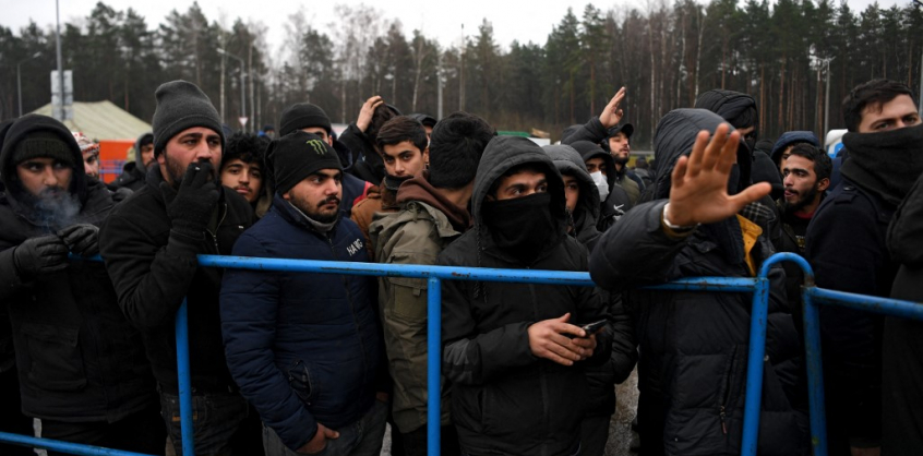 Áttörte a lengyel-fehérorosz határt a menekültek egy csoportja