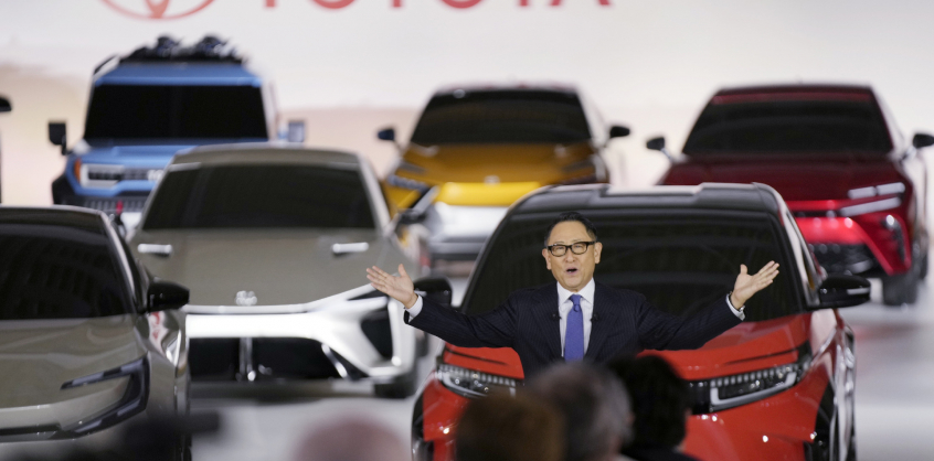 A Toyota 35 milliárd dollárral próbálja beérni riválisait az elektromosautó-fejlesztésben