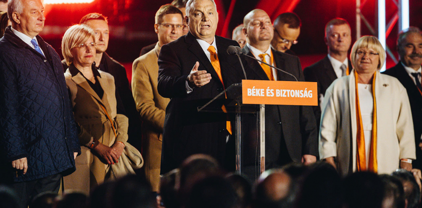 Orbán Viktor Zelenszkijt is ellenfelének nevezte győzelmi beszédében