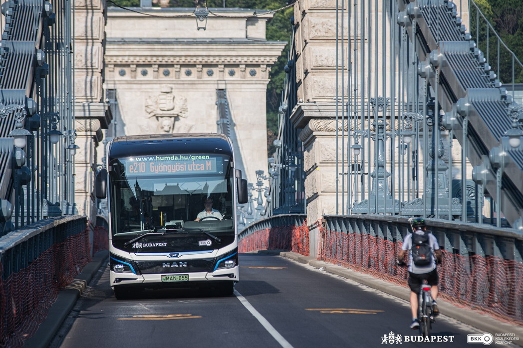 40 új elektromos busszal halad a zöldprogramban a főváros