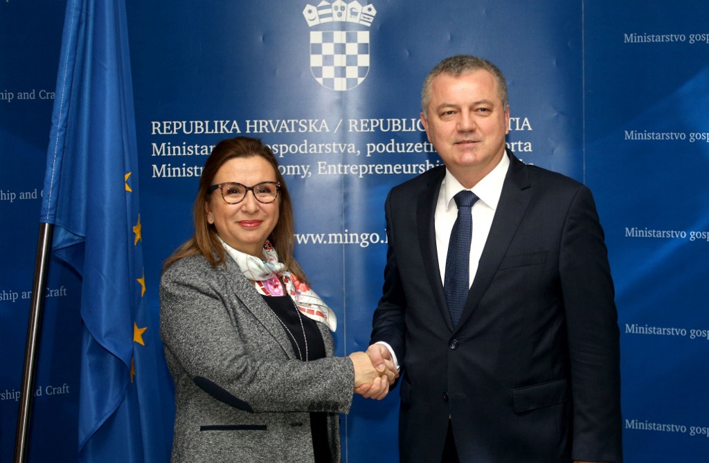 Korrupció miatt őrizetbe vettek egy minisztert 
