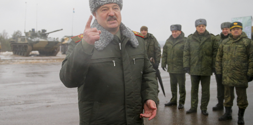 Csapatok gyülekeznek az ukrán-belarusz határon
