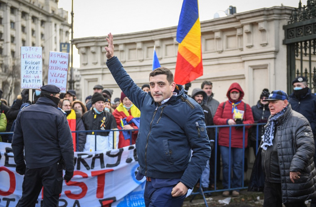 A román szélsőjobbos párt vezetője csodálja Orbán politikáját