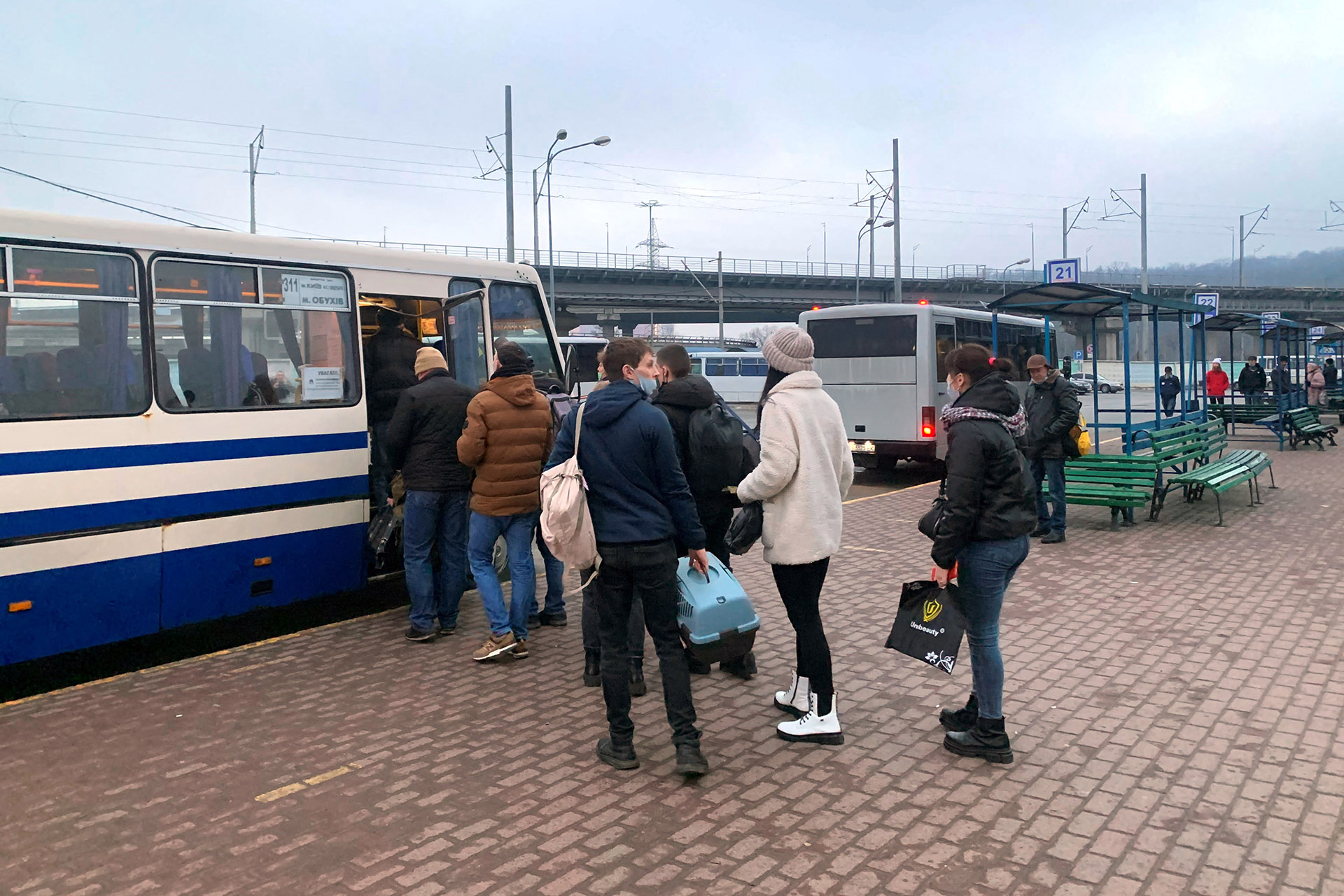 Videó: a lakosság menekül Kijevből