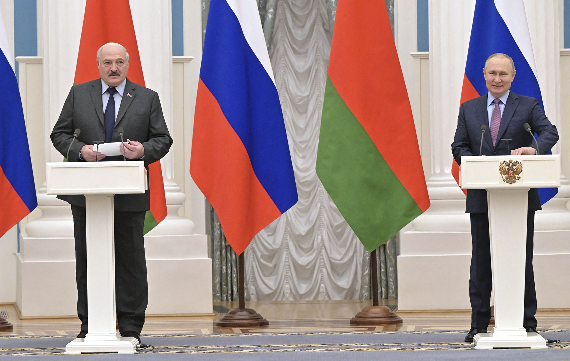 Lukasenka: Fehéroroszország és Oroszország közös katonai csoportot hoz létre