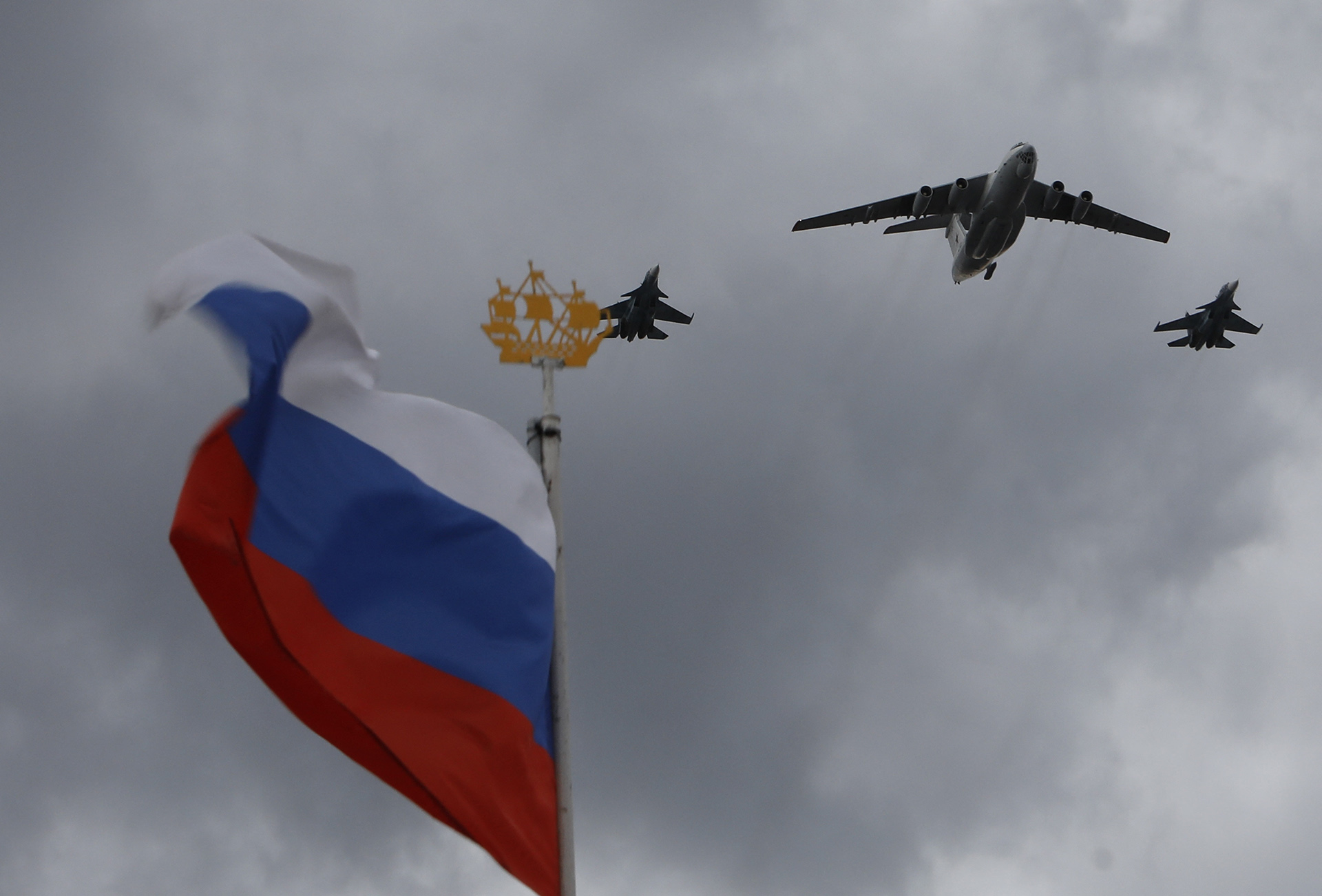 Oroszország lezárta légterét, akár a civil repülők is veszélyben lehetnek