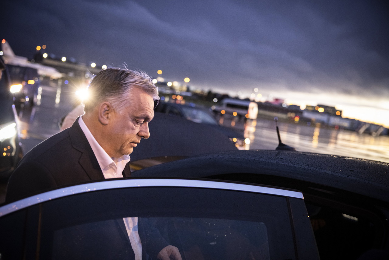 Orbán Viktor megérkezett Brüsszelbe