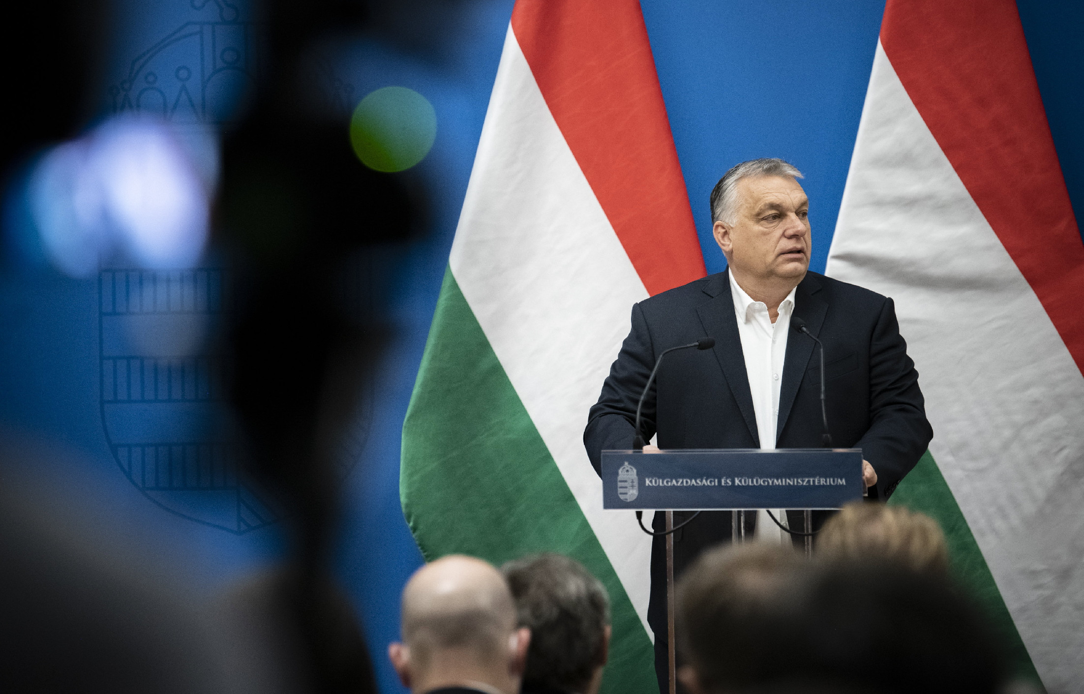 Orbán újból megerősítette, hogy nem haladhatnak át fegyverek Magyarország területén