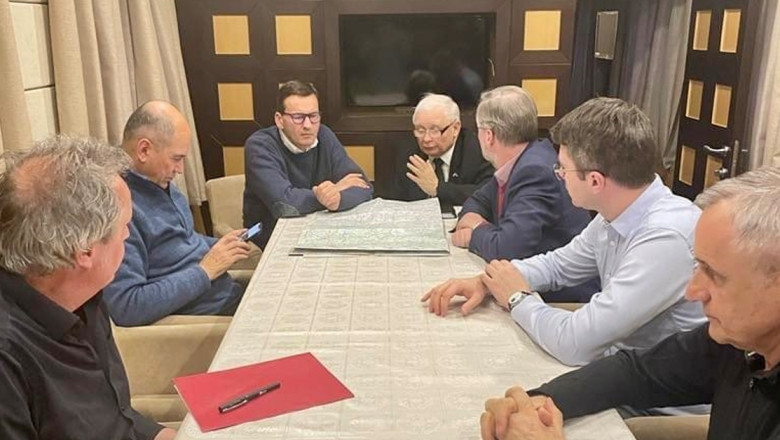 Megérkezett a három közép-európai miniszterelnök Kijevbe