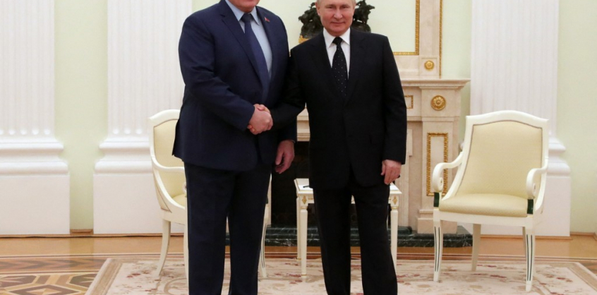 Találgatják, miért remeg ennyire Putyin keze