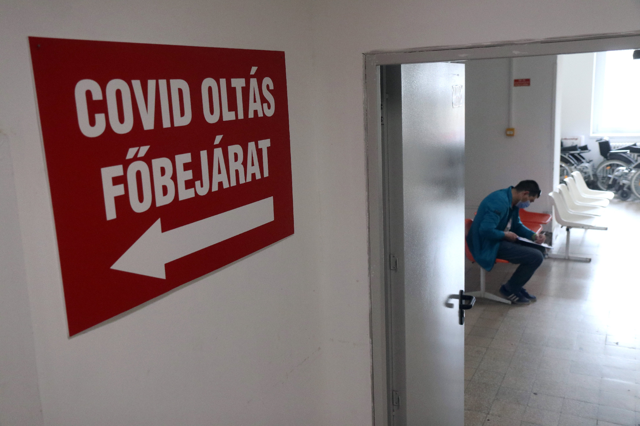 Több mint 45 ezer magyar halt meg koronavírusban a járvány kezdete óta