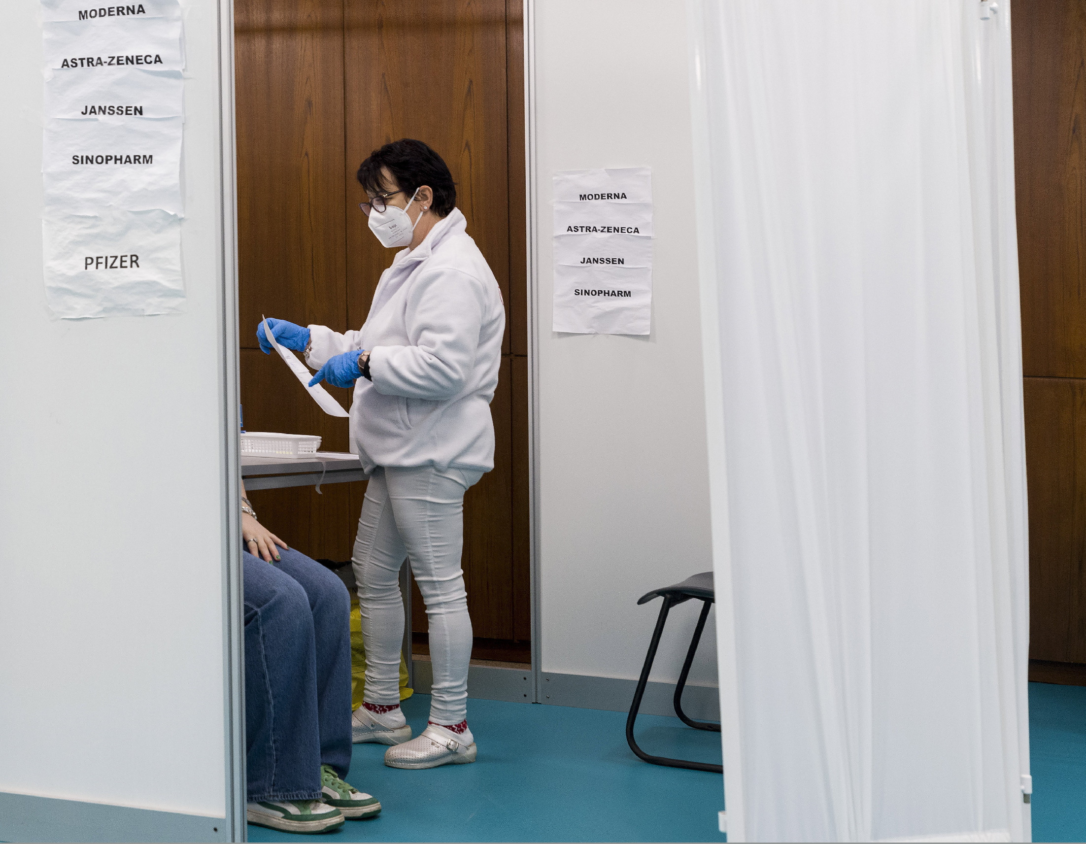 Továbbra is magas a naponta regisztrált fertőzöttek száma Magyarországon