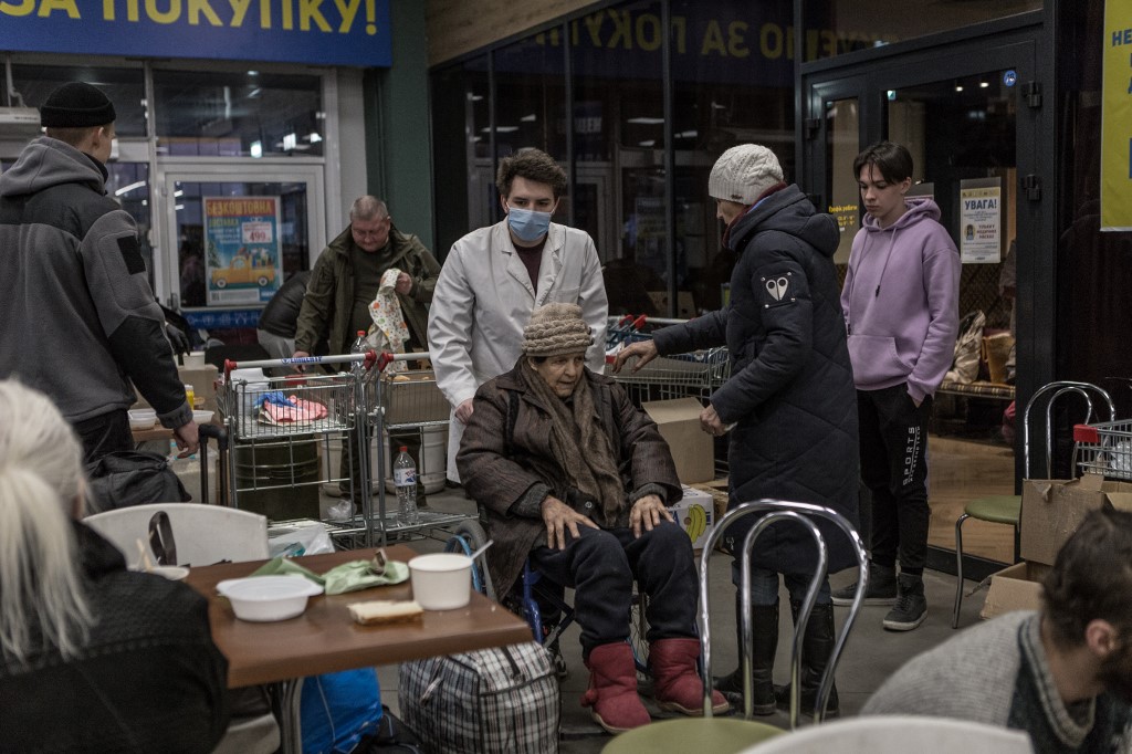 Az oroszok visszabombázták Mariupolt a középkorba