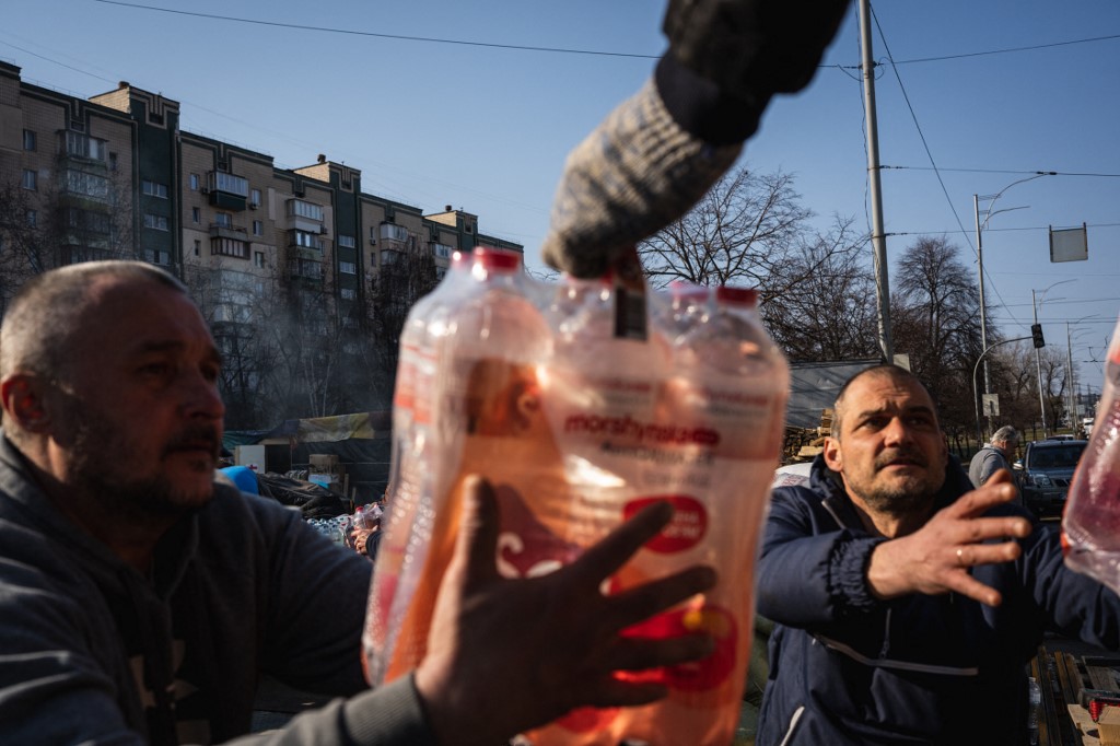 Élelmiszerszállítmányt küld az éhező ukrán városokba a brit kormány