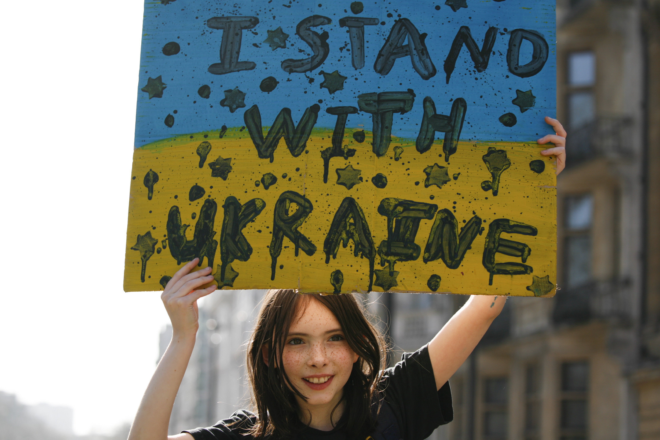 Több ezer orosz tüntetett Prágában és Londonban