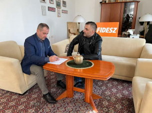 Győzike belépett a Fideszbe