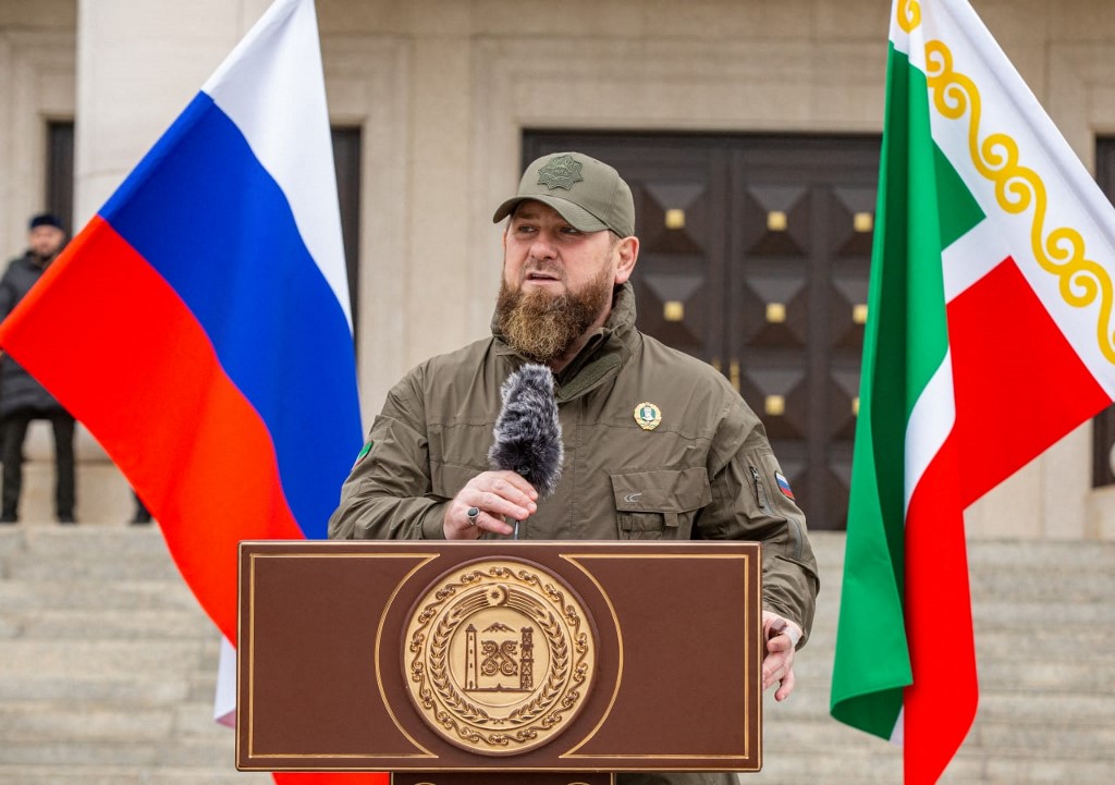 Elismerte Kadirov, hogy fia összevert egy Korán-égetőt