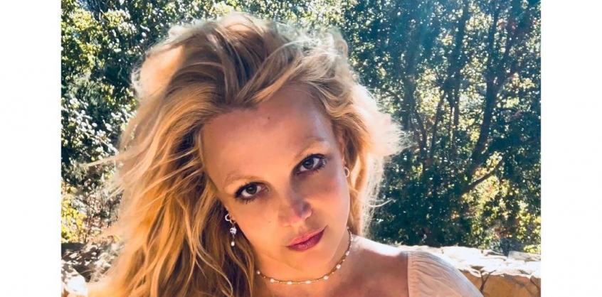 Videó: Nem fogja kitalálni Britney Spears, melyik számra mutogatja egyelőre lapos hasát