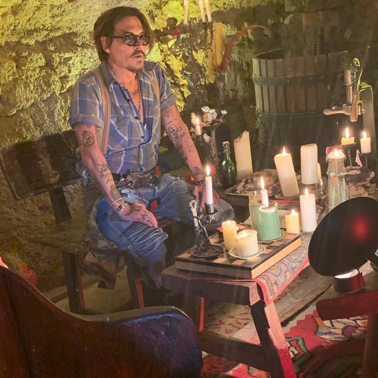 Johnny Depp exe szerint a színész a saját ujját vágta le 