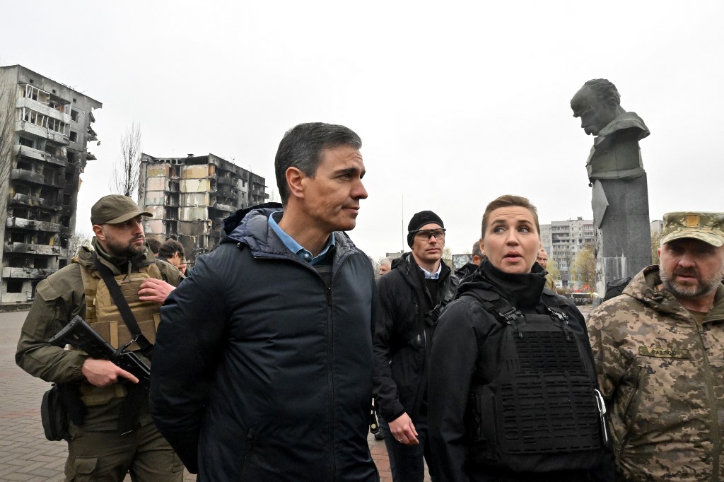 Megérkezett Kijevbe a spanyol és a dán kormányfő is
