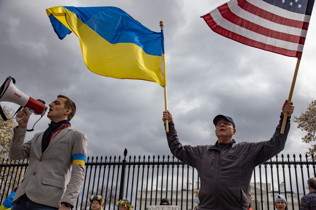 A Fehér Ház felszólította a kongresszust, hogy sürgősen szavazza meg az Ukrajnának kért 61 milliárd dollárt