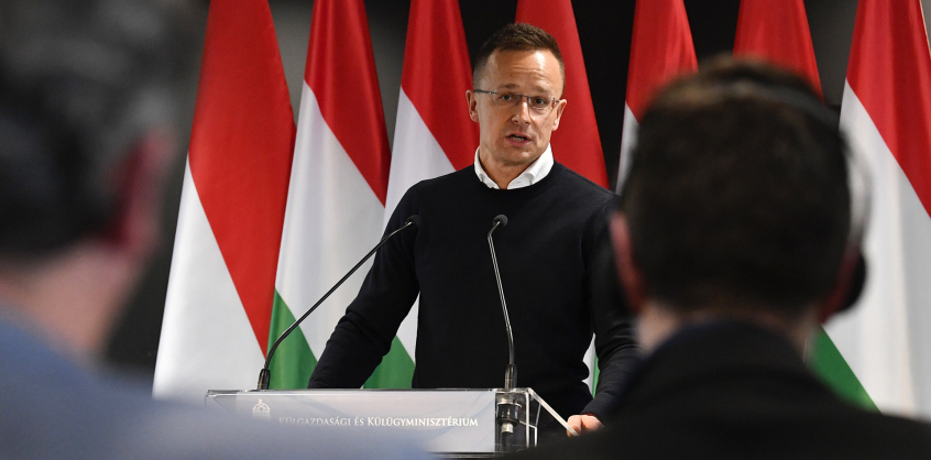 Szijjártó: Magyarország mögött 12 év sikeres kormányzati politika áll