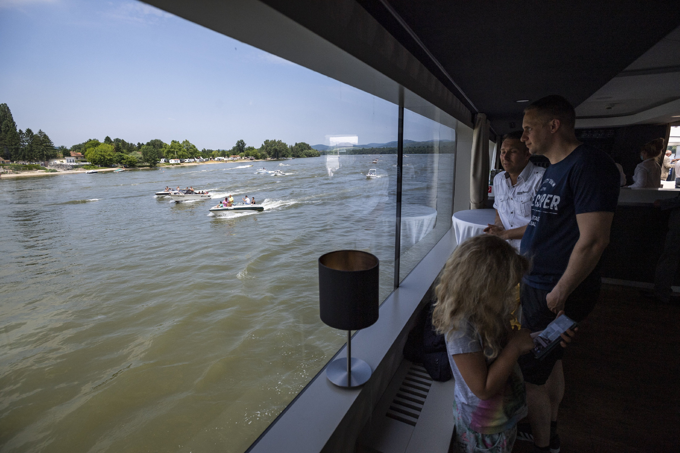 Ismét lehet egyetlen jeggyel buszozni, vonatozni és hajózni a Dunakanyarban