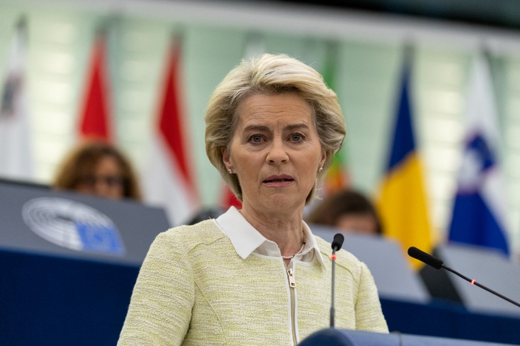 Ursula von der Leyen: A bevándorlás Európa érdeke, az embercsempészet viszont nem