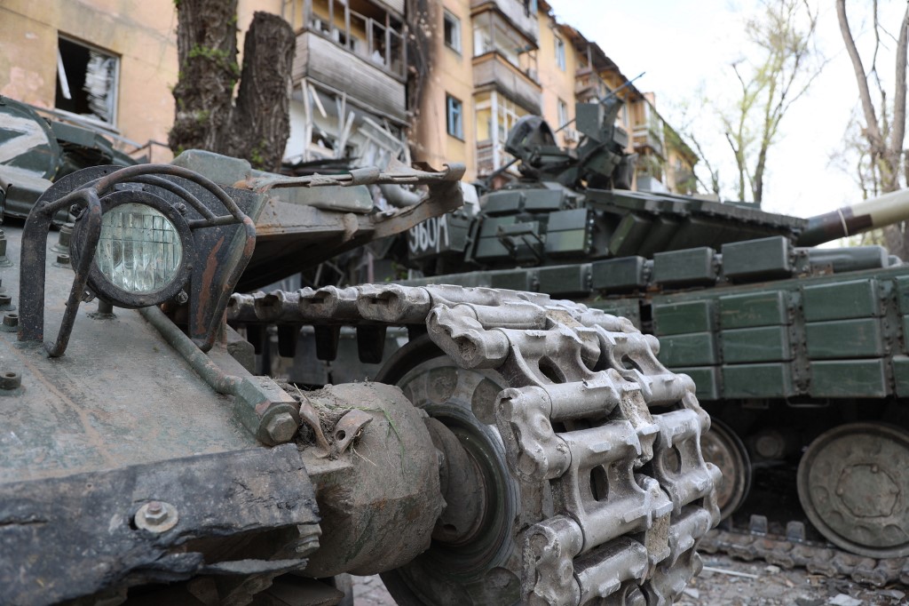 Egyre több ukrán településről verik vissza az orosz egységeket