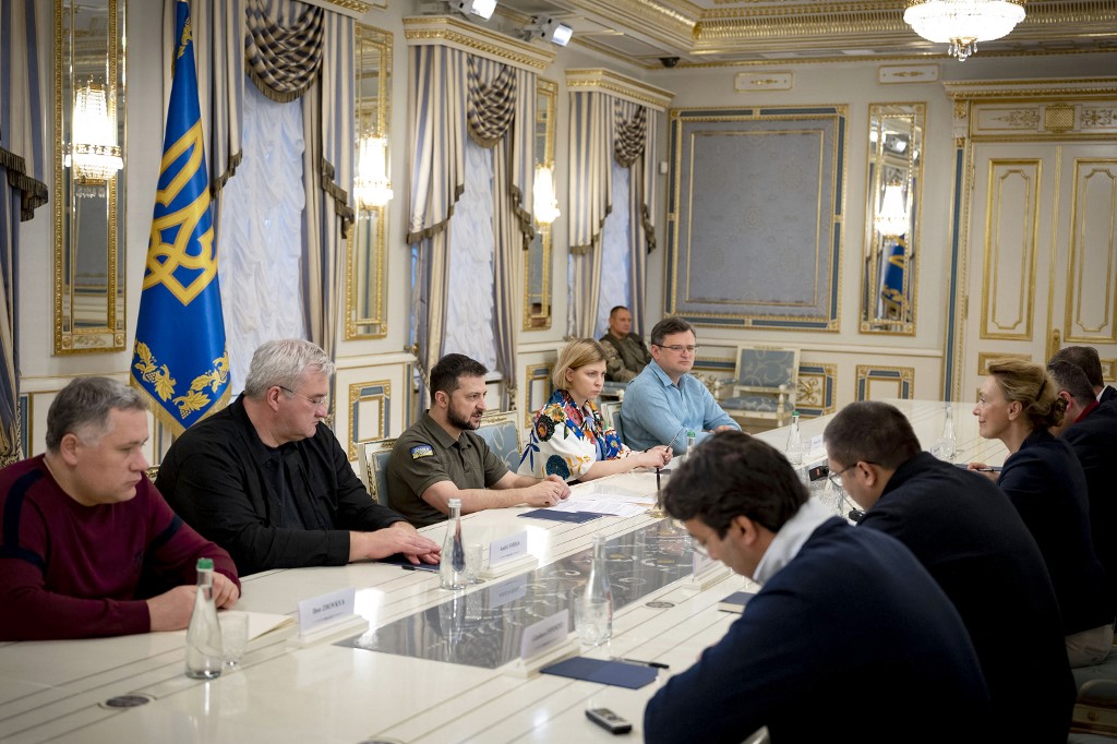 Szlovákiától kért repülőgépeket és helikoptereket az ukrán elnök 