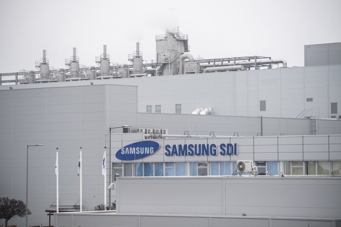 Felfüggesztették a Samsung gödi gyárának éjszakai működését