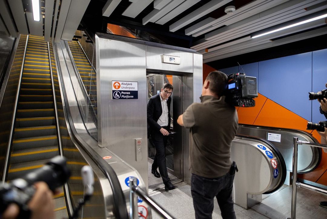 Meglepő, melyik híresség vett részt a felújított 3-as metró átadásán