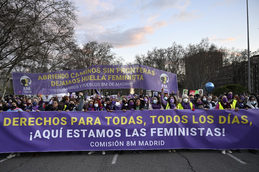 Itt az első feminista-magyar szótár